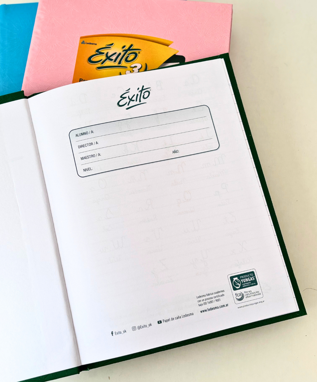 Cuaderno Exito universo tapa dura 48 hojas rayadas amarillo