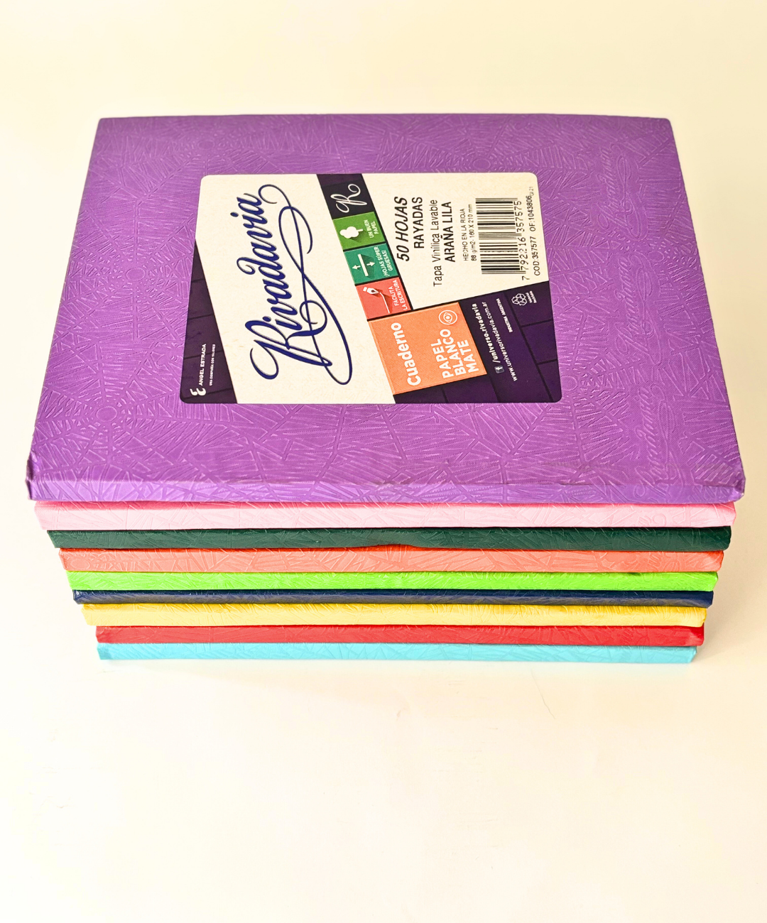 Cuaderno Rivadavia tapa dura celeste arana 50 hojas rayadas